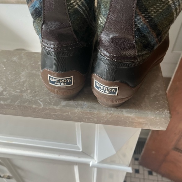 Sperry rain boot. Only worn a few times. In great condition. - Picture 8 of 8